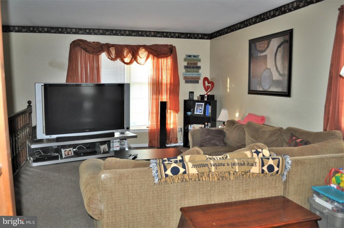 66 Ruel Avenue Hanover, PA 17331 - Photo 4 of 27