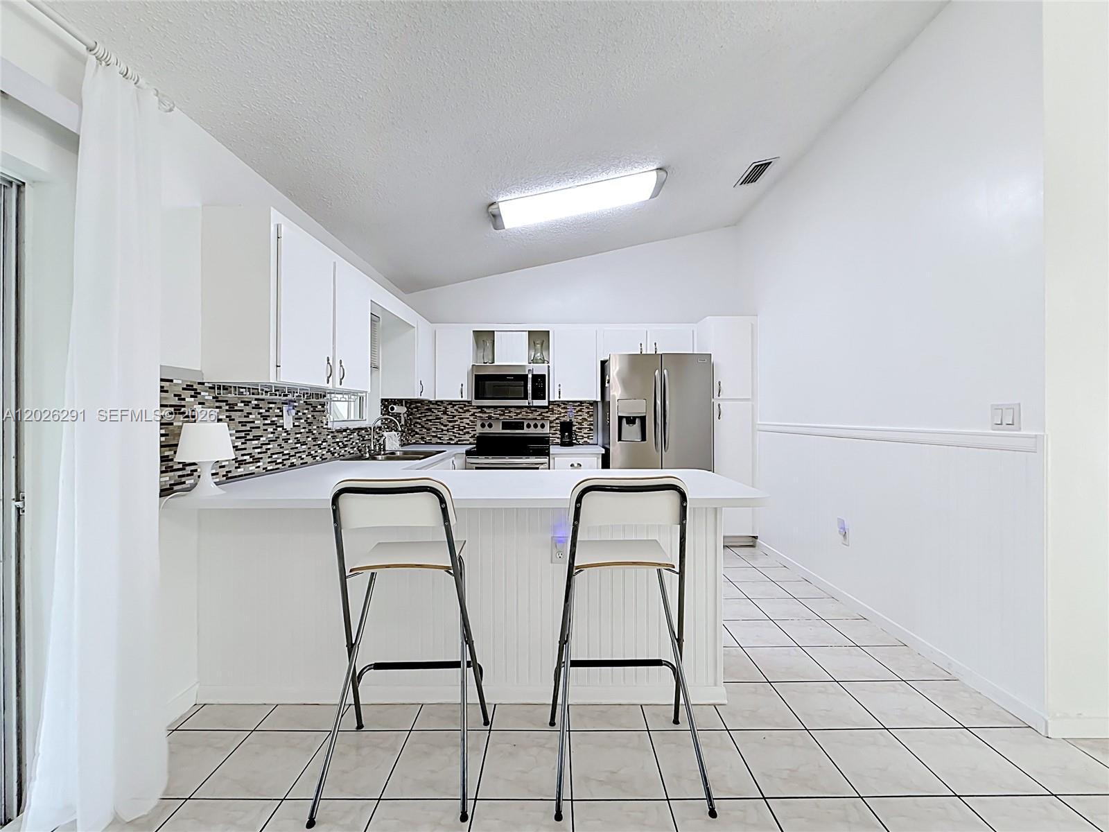 15050 Southwest 63rd Street Miami, FL 33193 - Photo 6 of 50