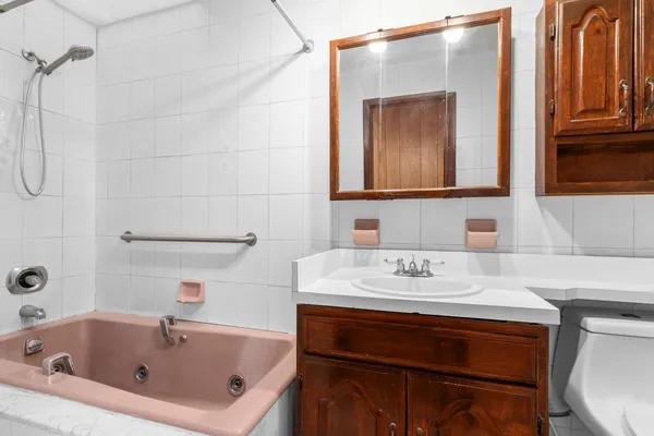 $2,800 | 60-48 Flushing Avenue, Unit 1 | Maspeth