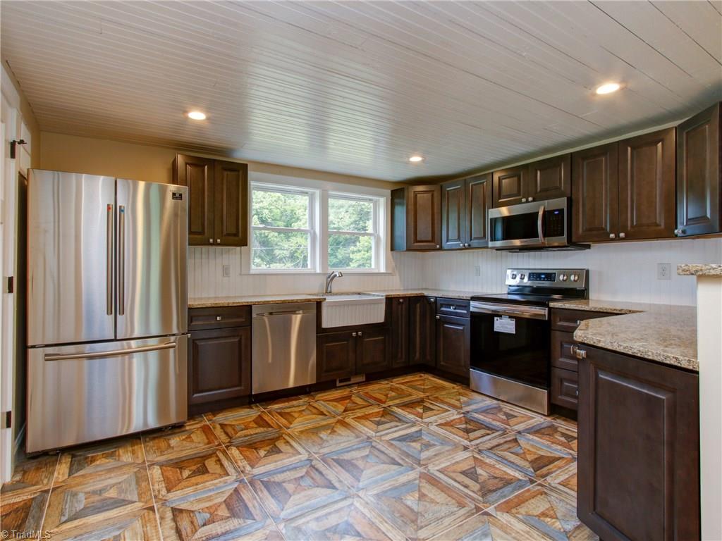 6115 Salem Chapel Road Walnut Cove, NC 27052 - Photo 4 of 27 Gallery Image 4