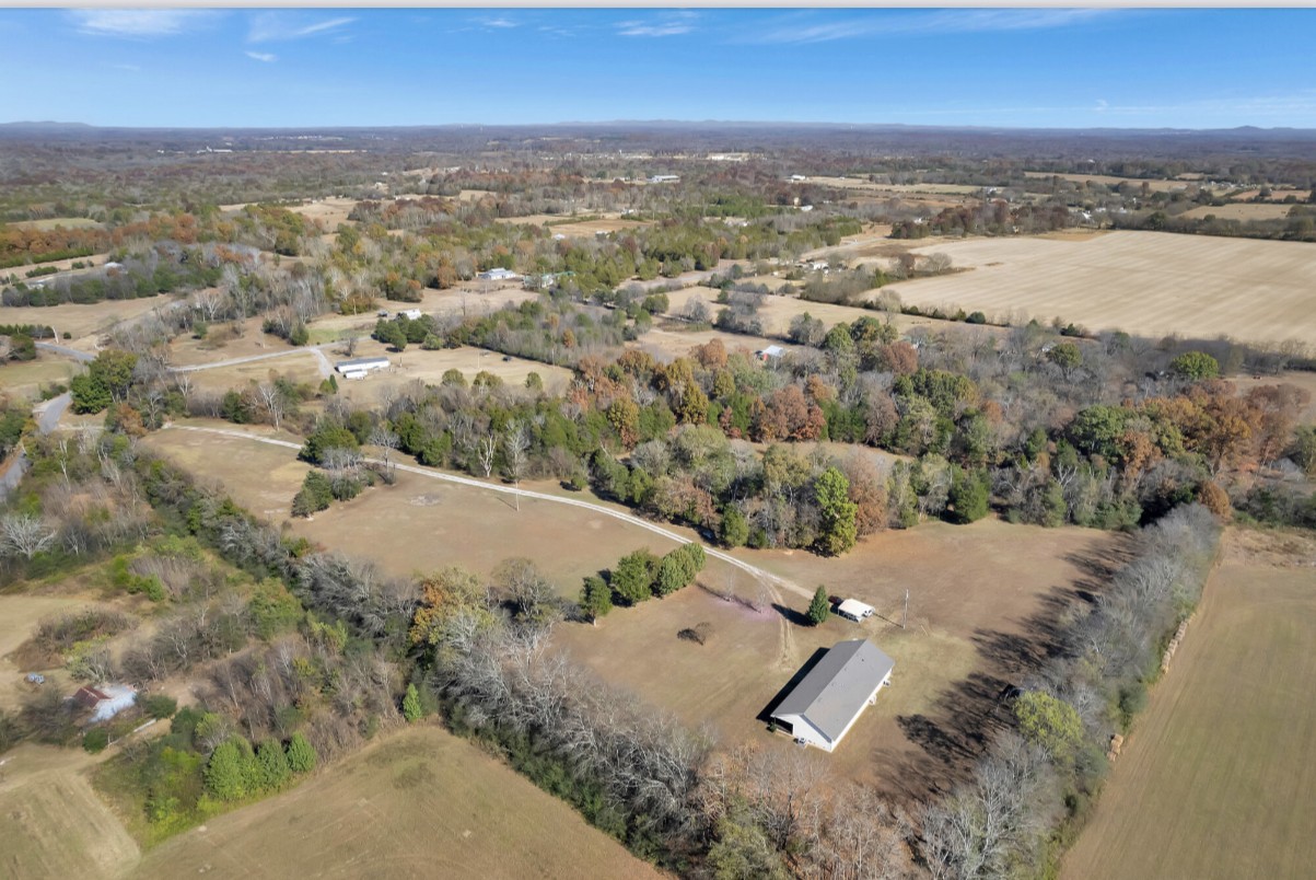 414 Sims Spring Road Shelbyville, TN 37160 - Photo 8 of 43 Gallery Image 8