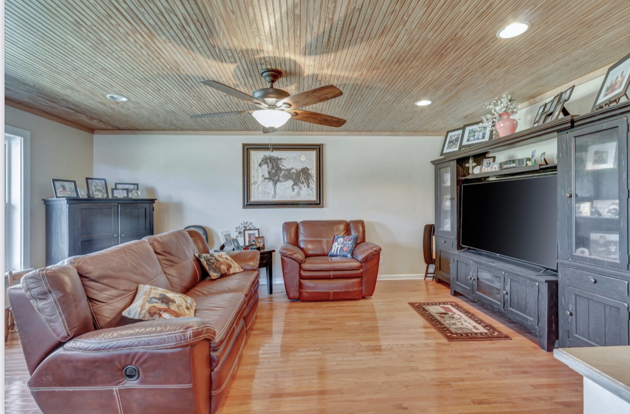 414 Sims Spring Road Shelbyville, TN 37160 - Photo 9 of 43 Gallery Image 9