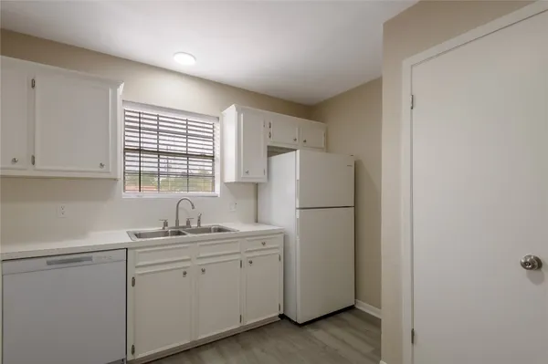 $900 | 600 Palm Street, Unit 13, Huntsville, TX 77340