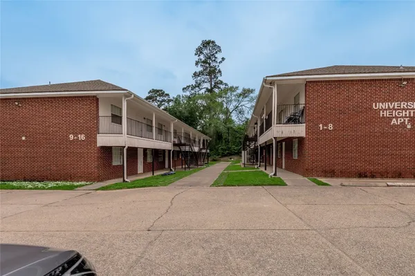 $900 | 600 Palm Street, Unit 13, Huntsville, TX 77340