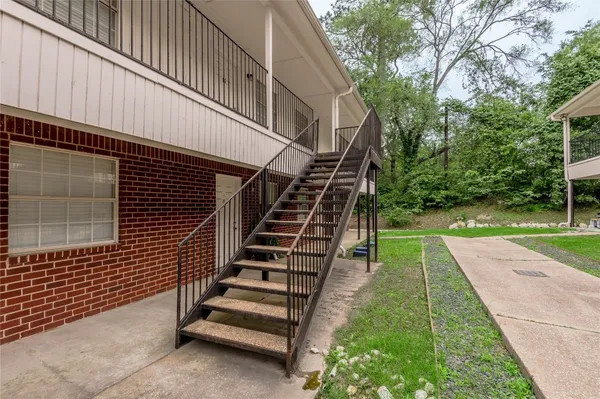$900 | 600 Palm Street, Unit 13, Huntsville, TX 77340