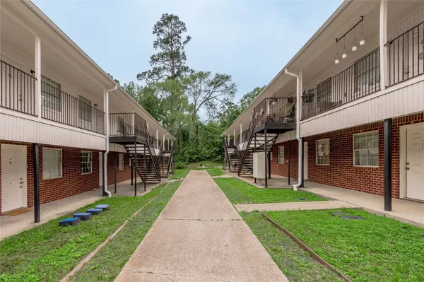 $900 | 600 Palm Street, Unit 13, Huntsville, TX 77340