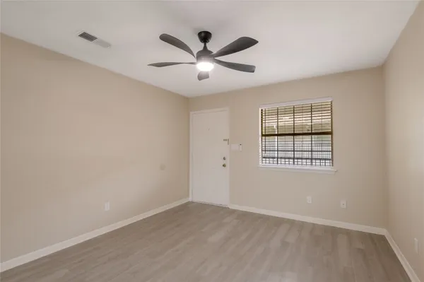 $900 | 600 Palm Street, Unit 13, Huntsville, TX 77340
