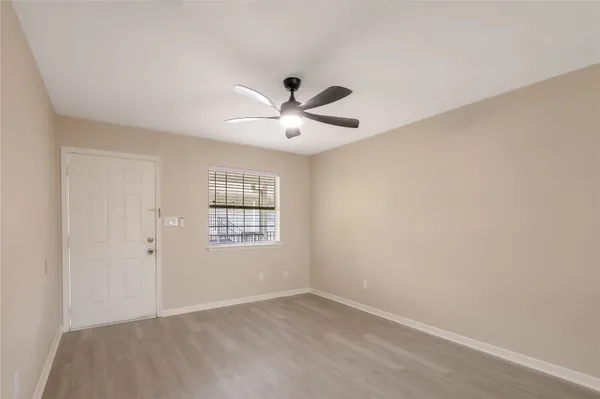 $900 | 600 Palm Street, Unit 13, Huntsville, TX 77340