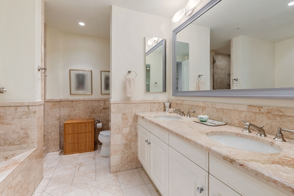 2 Avery Street, Unit 21E Boston, MA 02111 - Photo 17 of 38