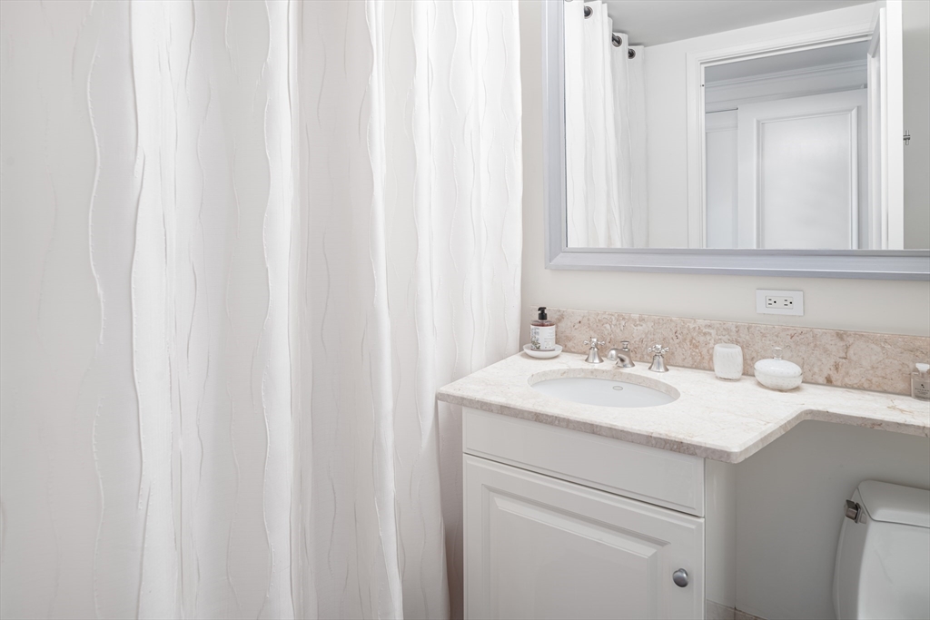 2 Avery Street, Unit 21E Boston, MA 02111 - Photo 25 of 38