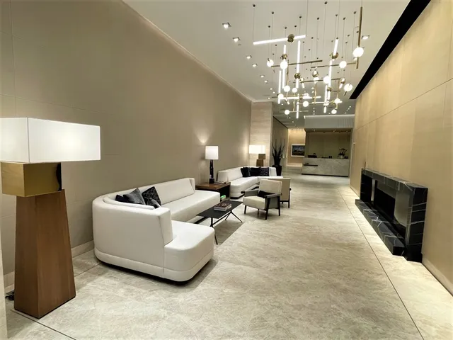 $4,899,000 | 2 Avery Street, Unit 21E, Boston, MA 02111