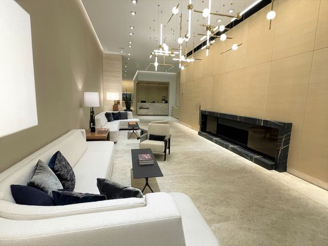 $4,899,000 | 2 Avery Street, Unit 21E, Boston, MA 02111