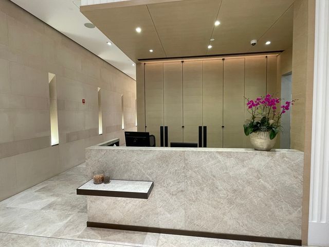 $4,899,000 | 2 Avery Street, Unit 21E, Boston, MA 02111