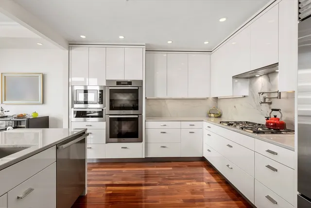 $4,899,000 | 2 Avery Street, Unit 21E, Boston, MA 02111