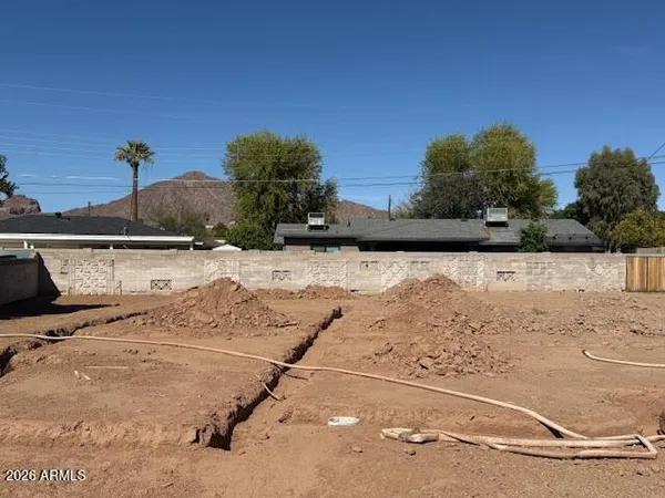 $1,100,000 | 5016 East Cheery Lynn Road, Unit 38, Phoenix, AZ 85018