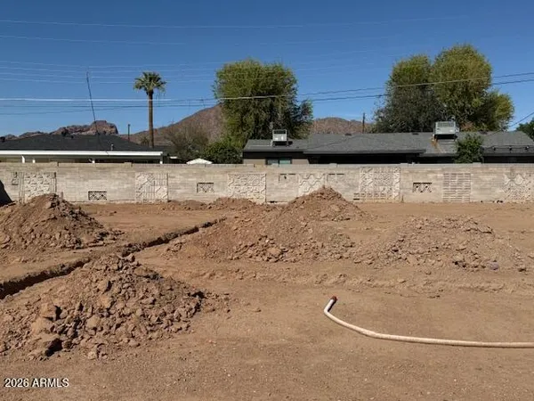 $1,100,000 | 5016 East Cheery Lynn Road, Unit 38, Phoenix, AZ 85018