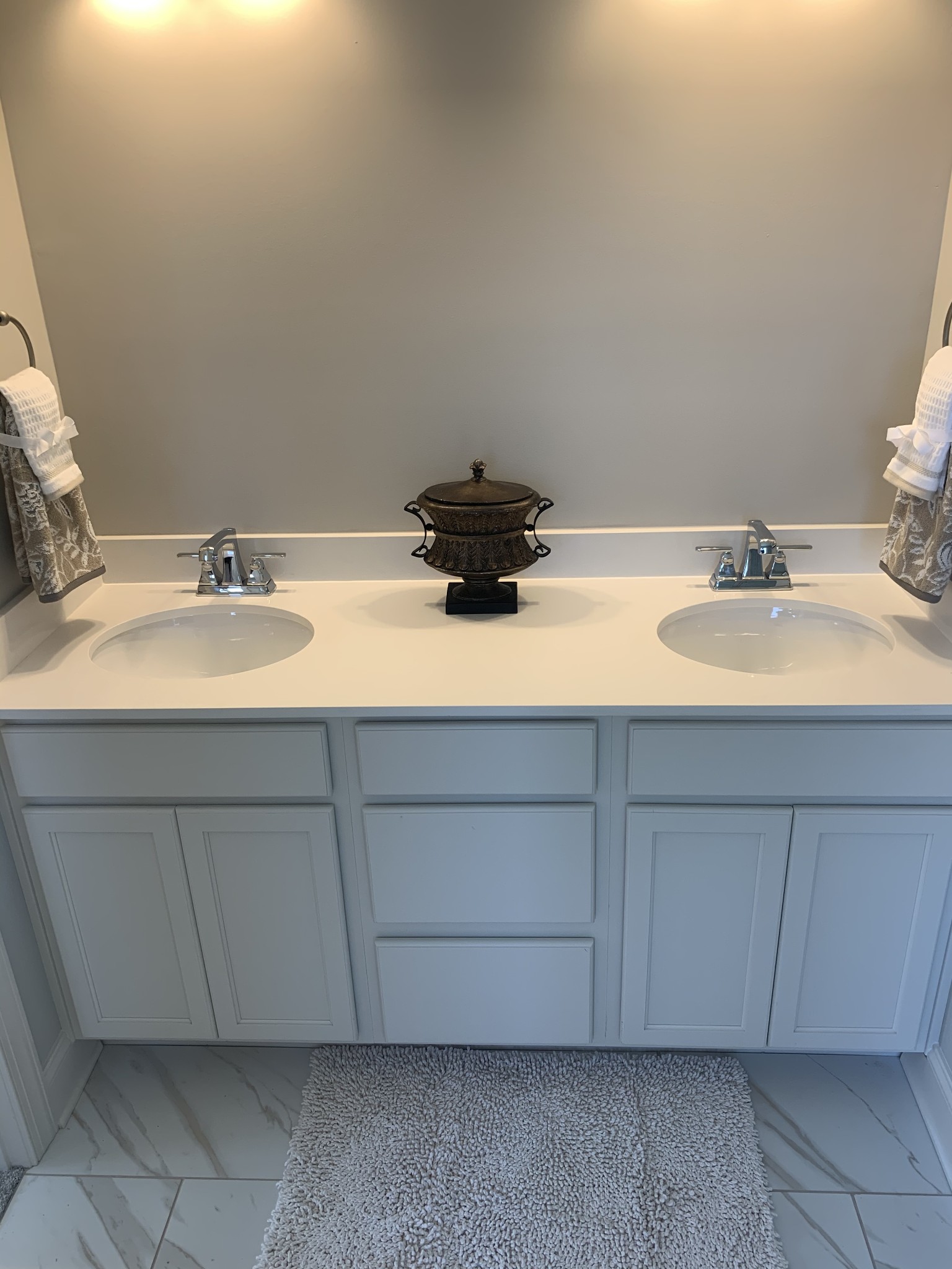 430 Butler Road Mount Juliet, TN 37122 - Photo 10 of 18 a bathroom with a sink and a mirror