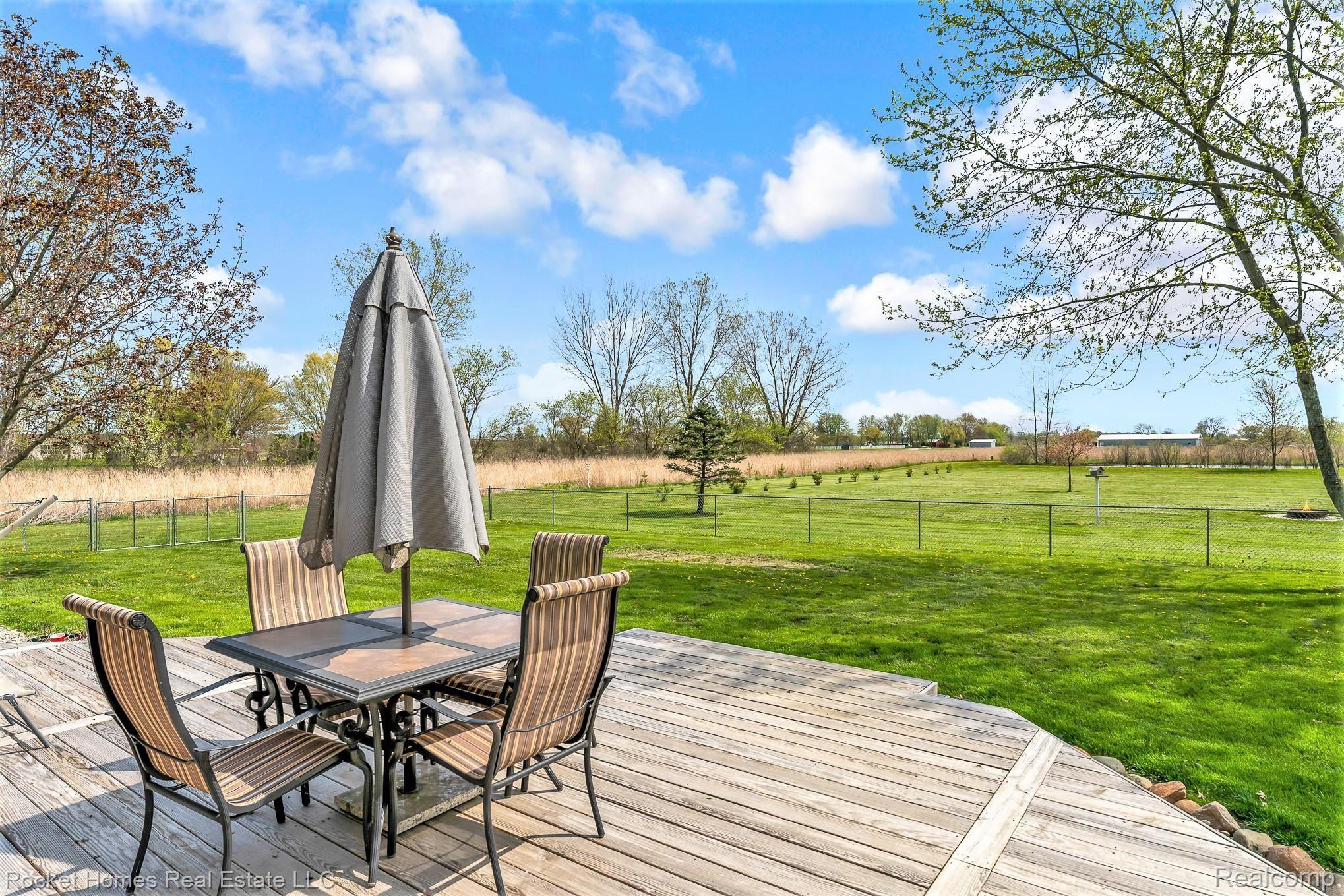 13850 Briar Hill Road Carleton, MI 48117 - Photo 26 of 32 DSC05152.jpg