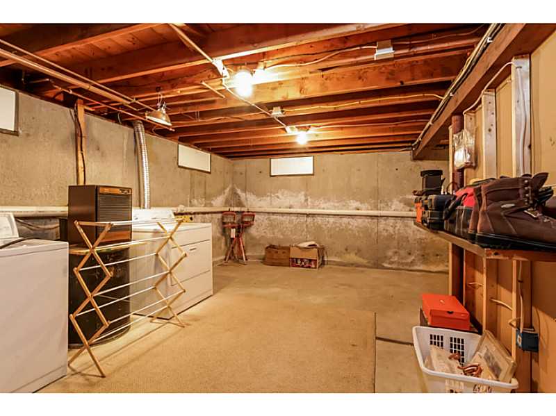 6 Columbia Road Narragansett, RI 02874 - Photo 13 of 17 Laundry Room.