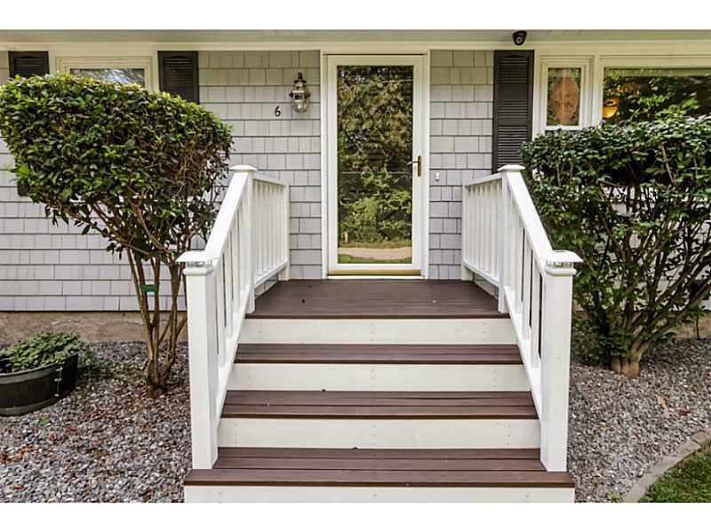 6 Columbia Road Narragansett, RI 02874 - Photo 3 of 17 Exterior Front.