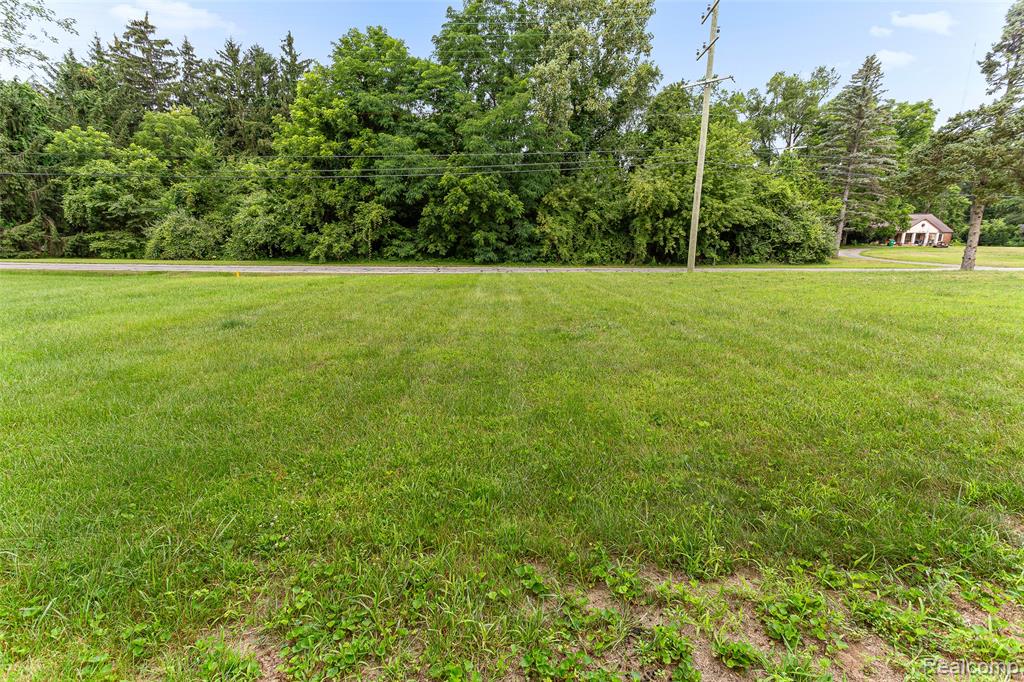 39357 Wade Road Romulus, MI 48174 - Photo 2 of 12