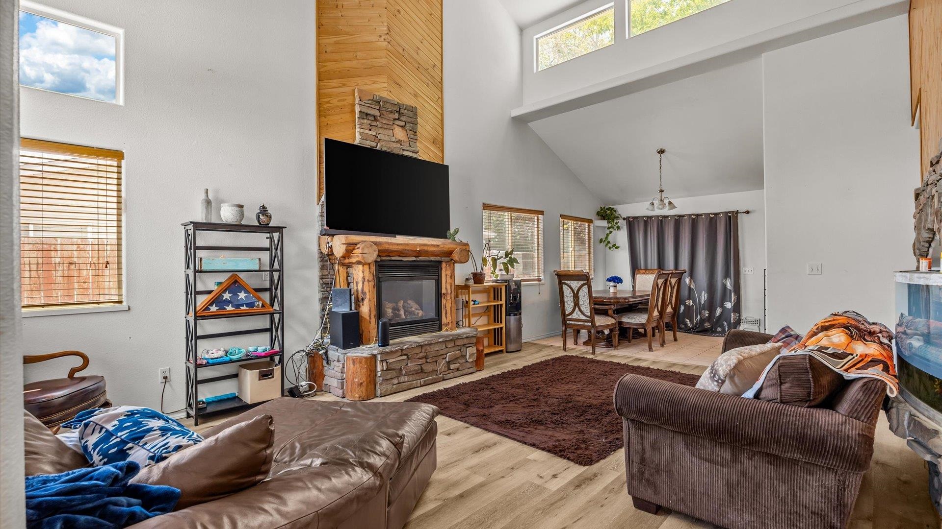 483 Ridge Lane Grand Junction, CO 81504 - Photo 6 of 28 Gallery Image 6
