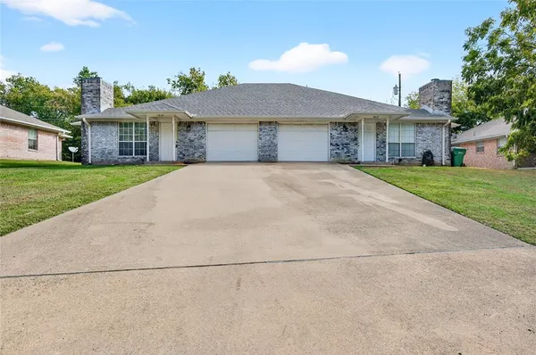 $1,350 | 1813-1815 Park Place, Unit 1815, Sherman, TX 75092