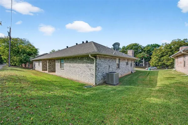$1,350 | 1813-1815 Park Place, Unit 1815, Sherman, TX 75092
