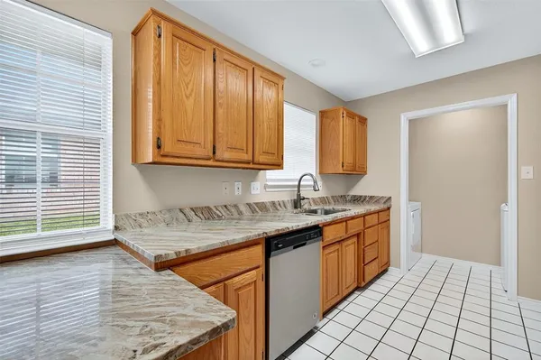 $1,350 | 1813-1815 Park Place, Unit 1815, Sherman, TX 75092