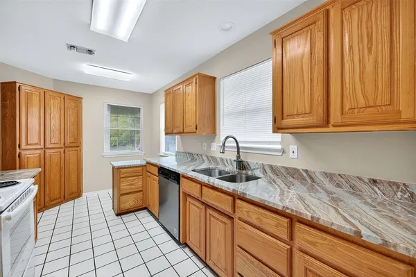 $1,350 | 1813-1815 Park Place, Unit 1815, Sherman, TX 75092