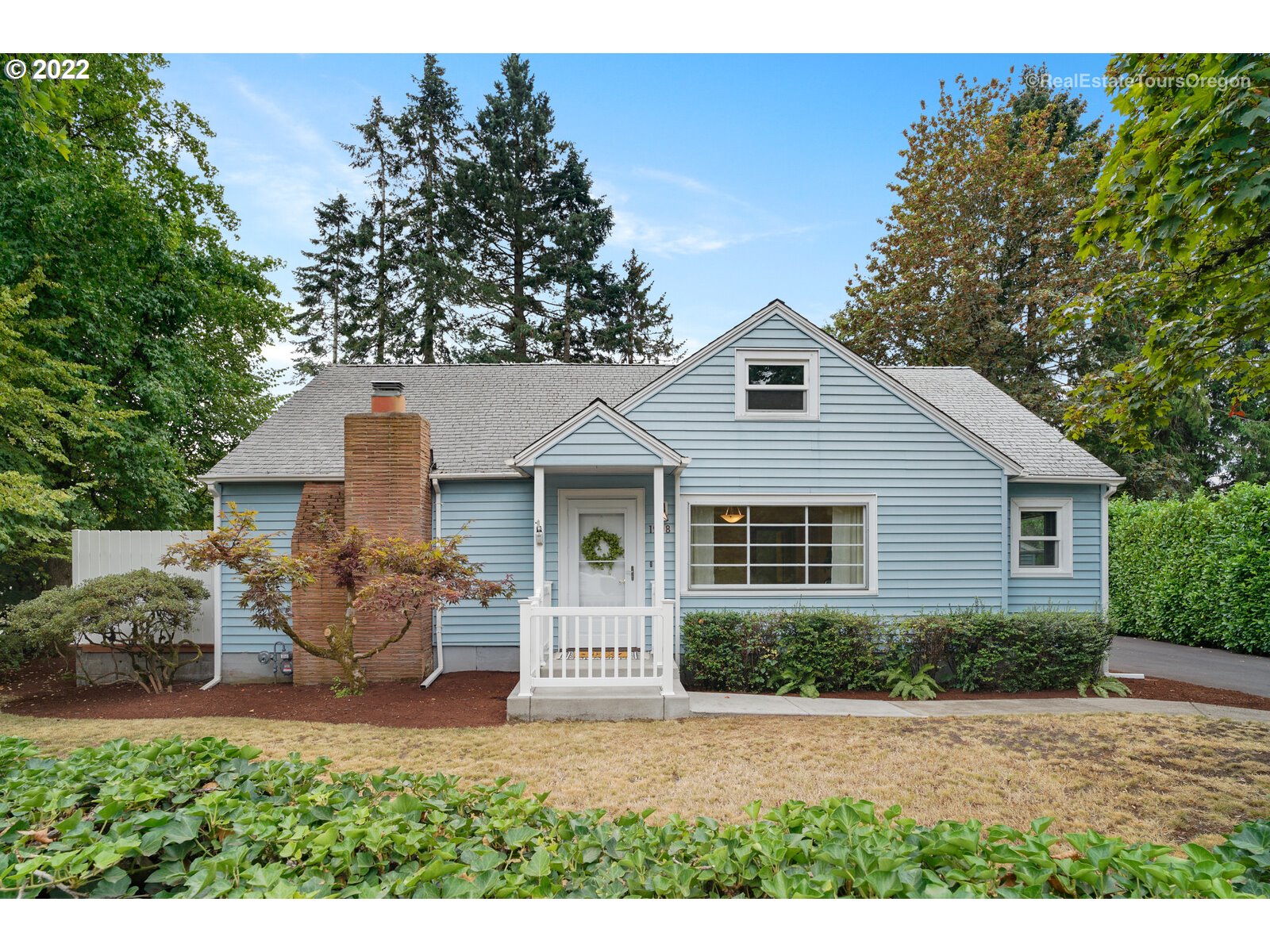 1908 Southeast River Road Hillsboro, OR 97123 - Photo 1 of 28 Gallery Image 1