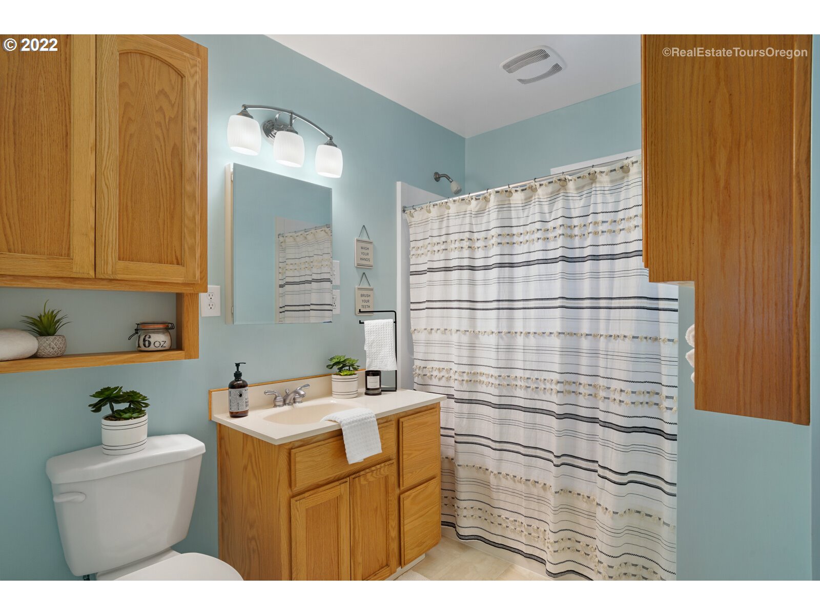 1908 Southeast River Road Hillsboro, OR 97123 - Photo 16 of 28 Gallery Image 16