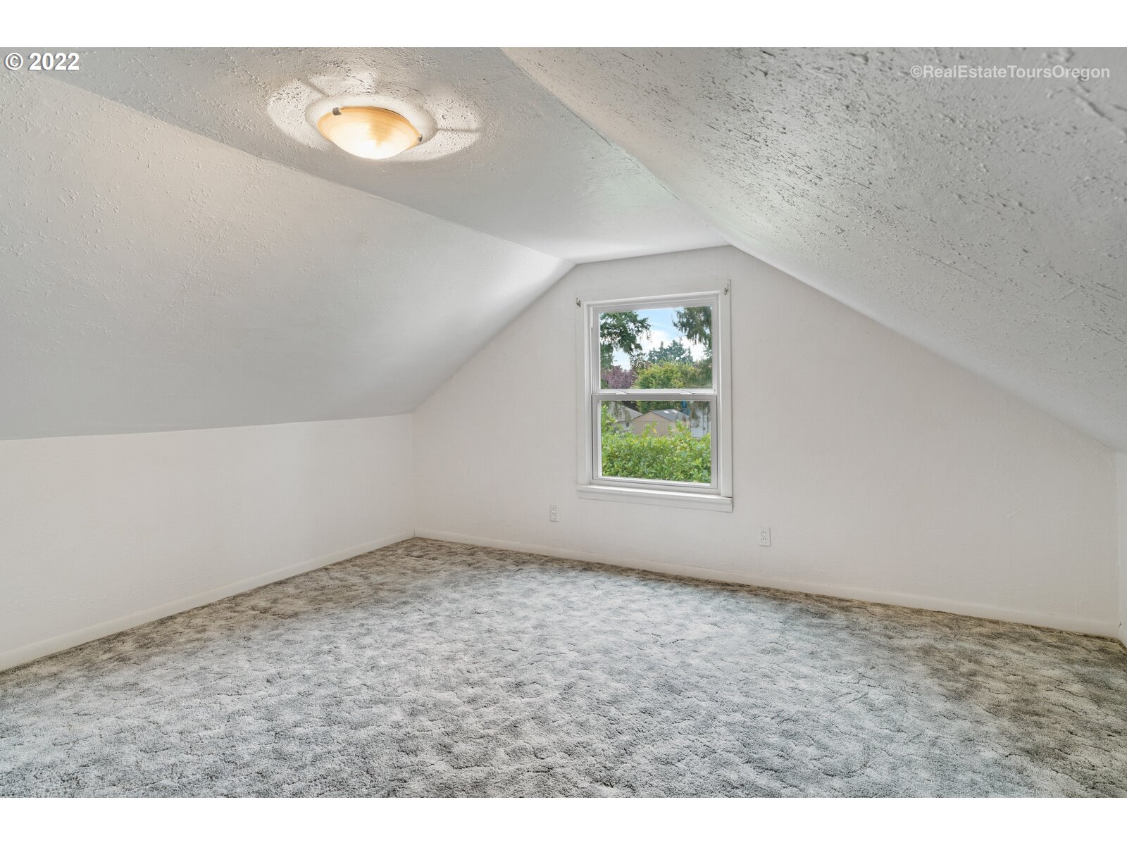1908 Southeast River Road Hillsboro, OR 97123 - Photo 20 of 28 Gallery Image 20