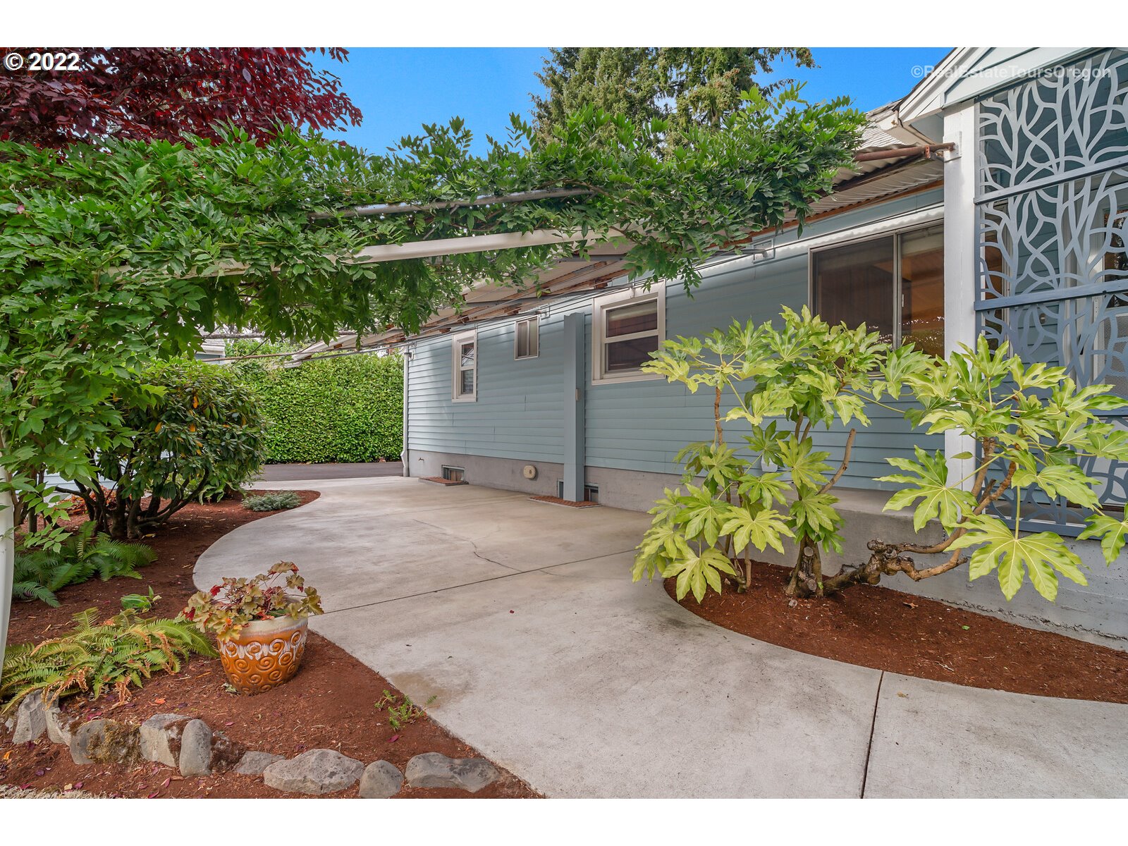 1908 Southeast River Road Hillsboro, OR 97123 - Photo 25 of 28 Gallery Image 25