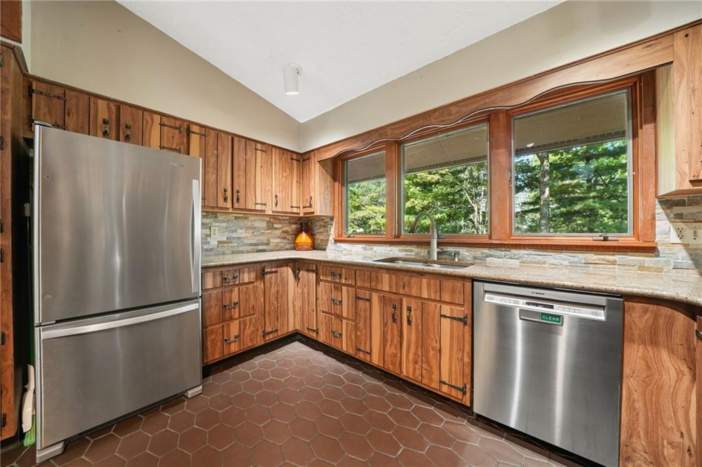 527 Imperial Road Hidden Valley, PA 15502 - Photo 10 of 43 Gallery Image 10
