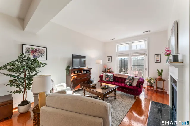 $449,900 | 460 Heritage Road, Unit 302, Southbury, CT 06488