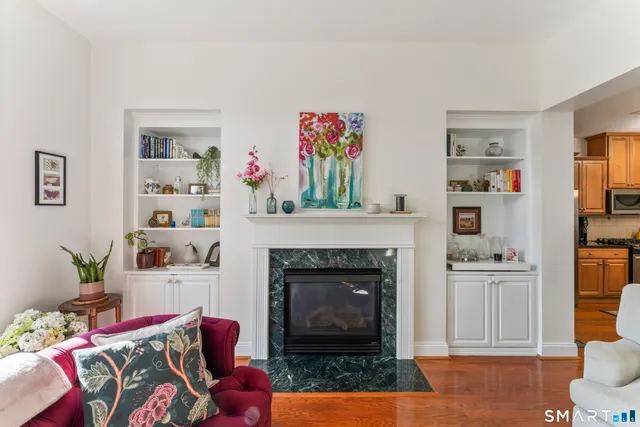 $449,900 | 460 Heritage Road, Unit 302, Southbury, CT 06488