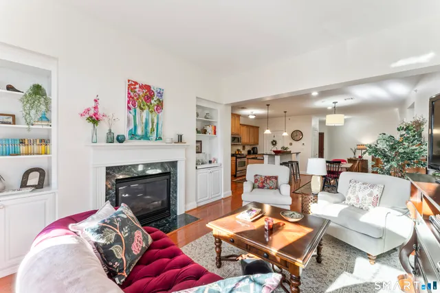 $449,900 | 460 Heritage Road, Unit 302, Southbury, CT 06488