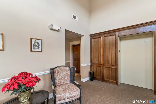 $449,900 | 460 Heritage Road, Unit 302, Southbury, CT 06488