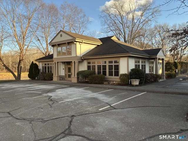 $449,900 | 460 Heritage Road, Unit 302, Southbury, CT 06488