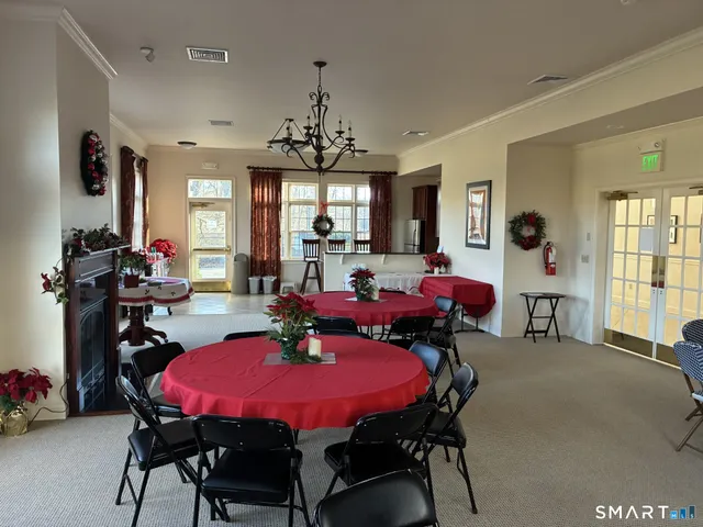 $449,900 | 460 Heritage Road, Unit 302, Southbury, CT 06488