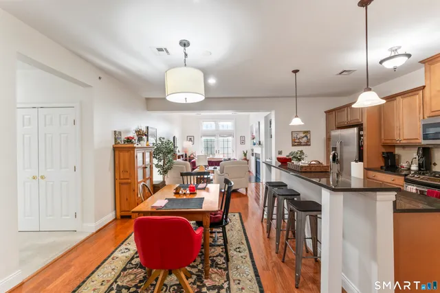 $449,900 | 460 Heritage Road, Unit 302, Southbury, CT 06488