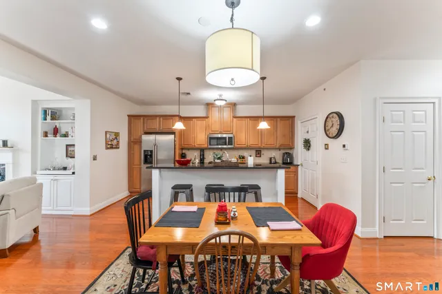 $449,900 | 460 Heritage Road, Unit 302, Southbury, CT 06488