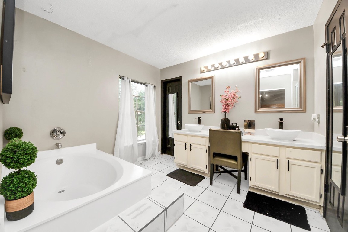 3925 Spring Crest Court Pearland, TX 77584 - Photo 22 of 39