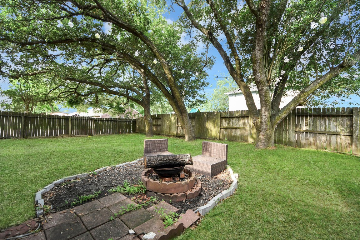 3925 Spring Crest Court Pearland, TX 77584 - Photo 38 of 39