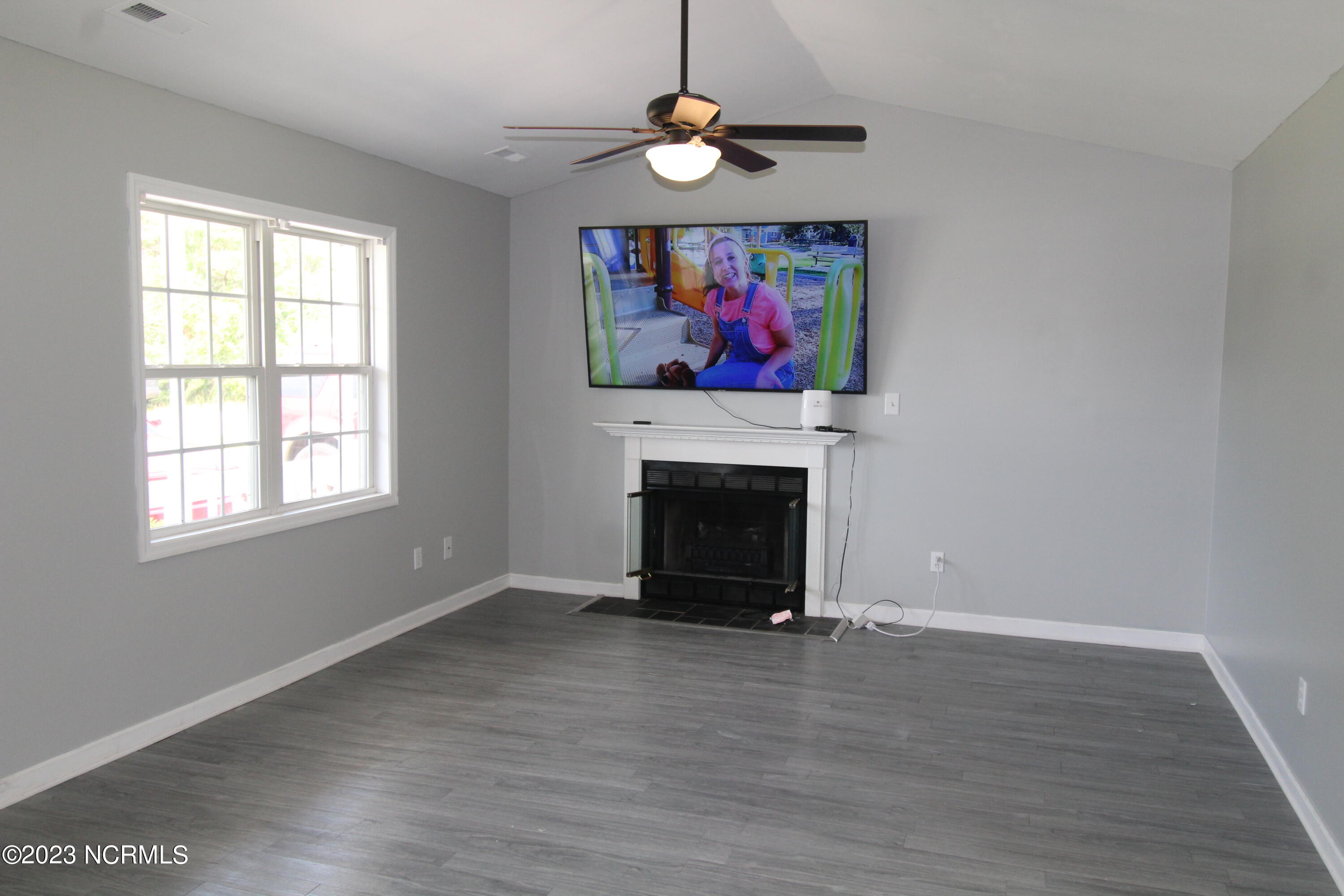 189 Parnell Road Hubert, NC 28539 - Photo 6 of 19 IMG_6251