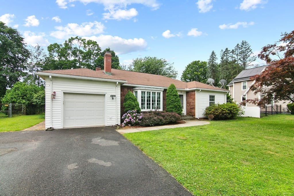 133 Monastery Avenue West Springfield, MA 01089 - Photo 2 of 22 Gallery Image 2