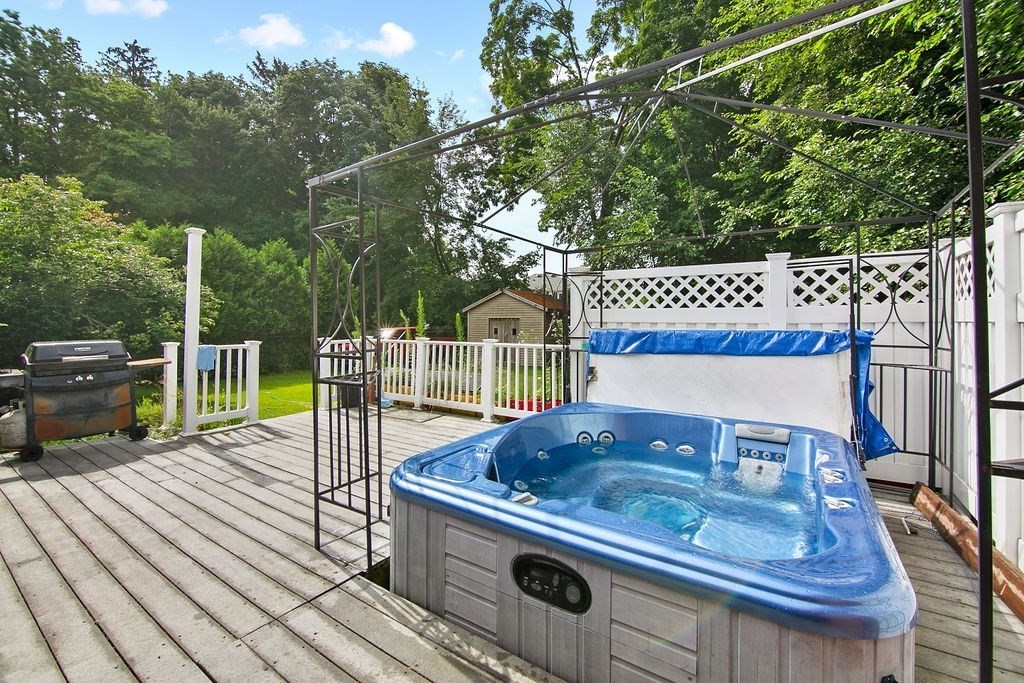 133 Monastery Avenue West Springfield, MA 01089 - Photo 3 of 22 Gallery Image 3