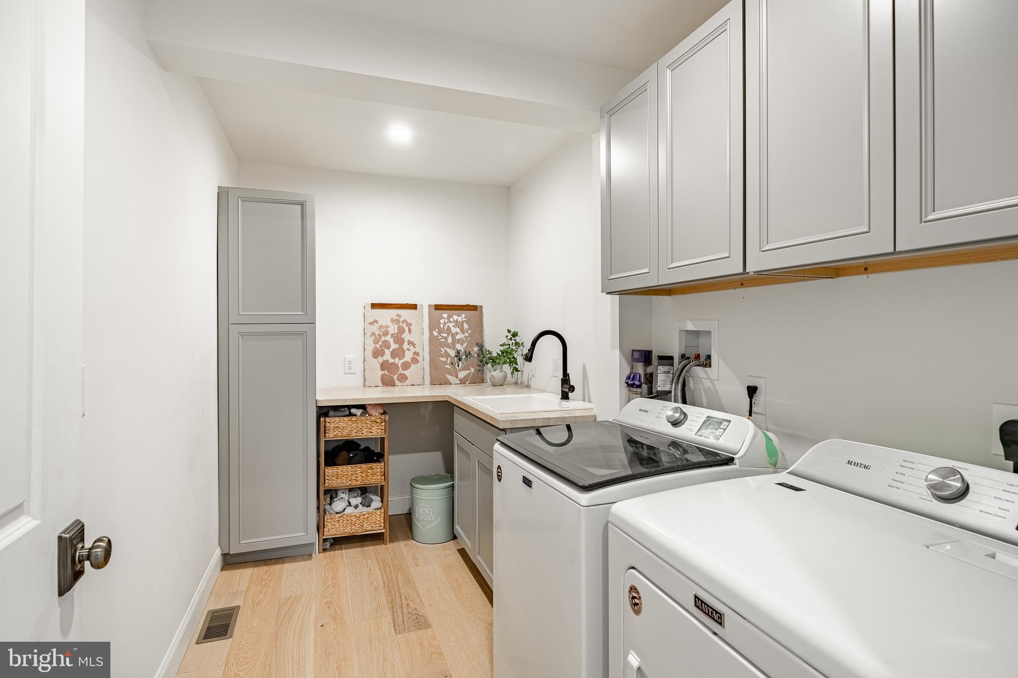 504 Kennett Pike Chadds Ford, PA 19317 - Photo 30 of 75 a view of utility room with washer and dryer