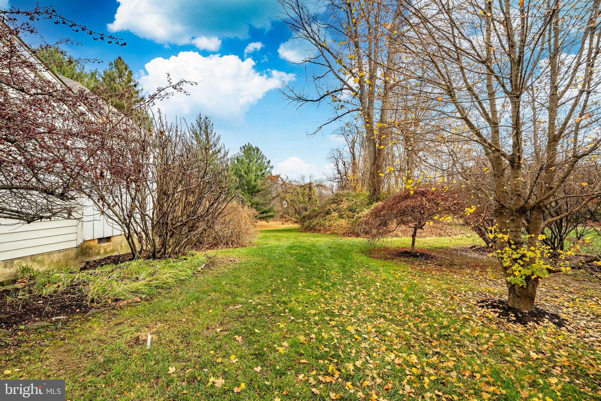504 Kennett Pike Chadds Ford, PA 19317 - Photo 63 of 75 a backyard of a house with lots of green space